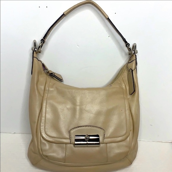 KRISTIN LEATHER HOBO (COACH F22306)
Leather - Picture 2 of 9